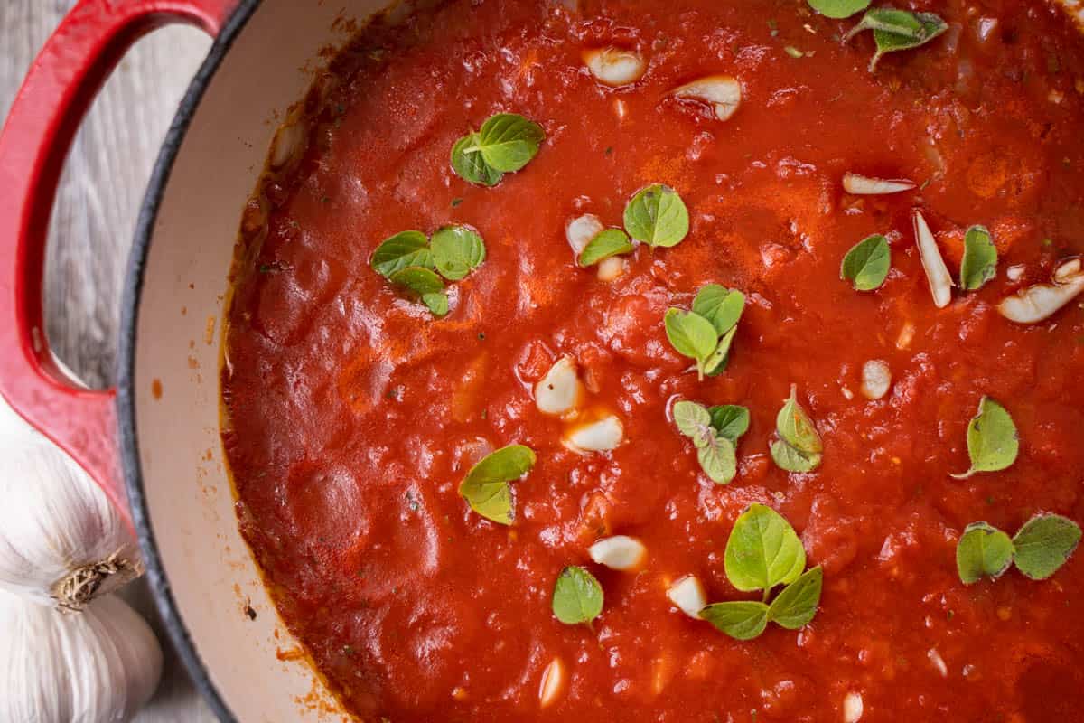 5 minute no fuss tomato sauce in a dutch oven