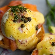eggs benedict with smoked salmon plated