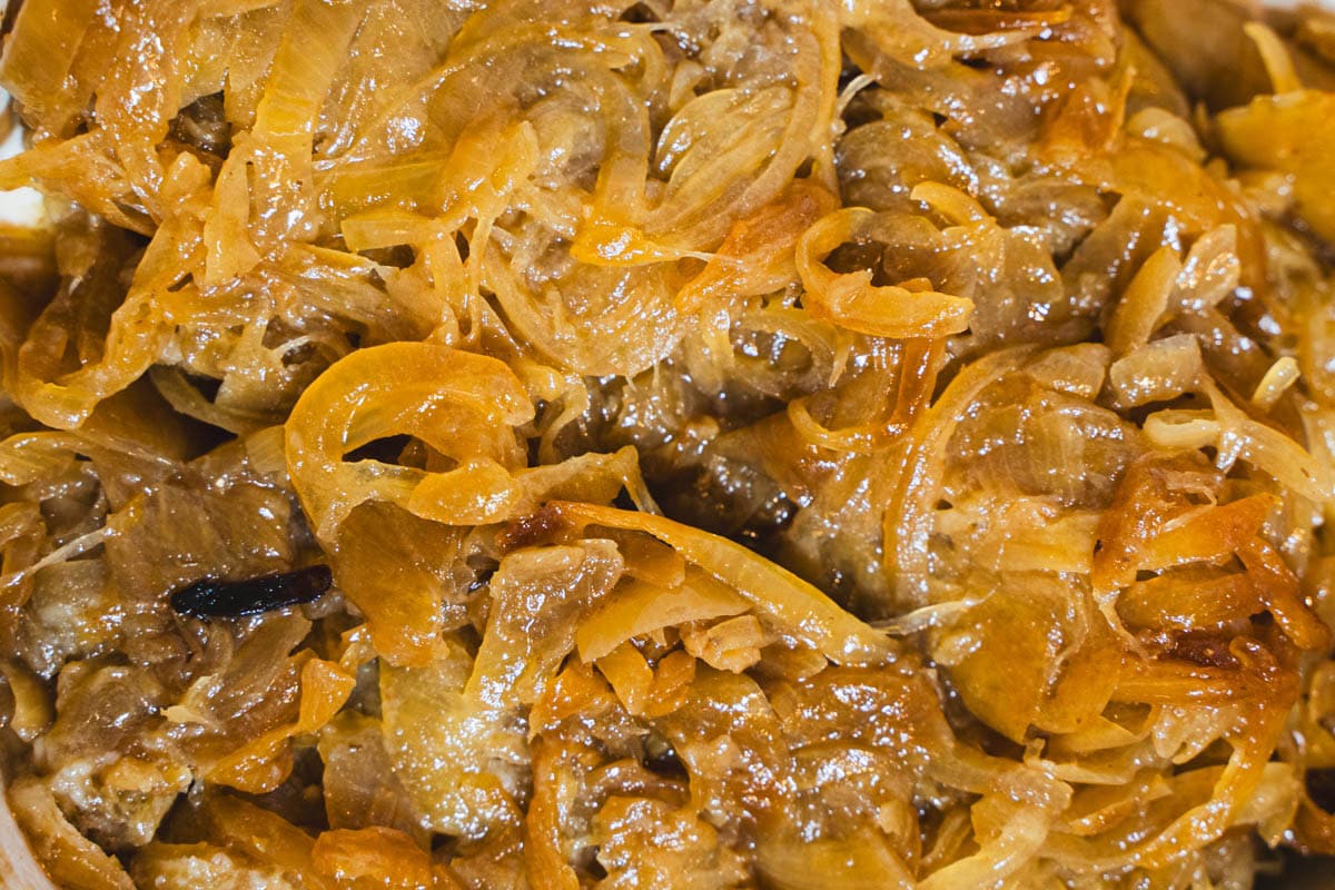 Caramelized onions for 1 lb lamb meatloaf topping.